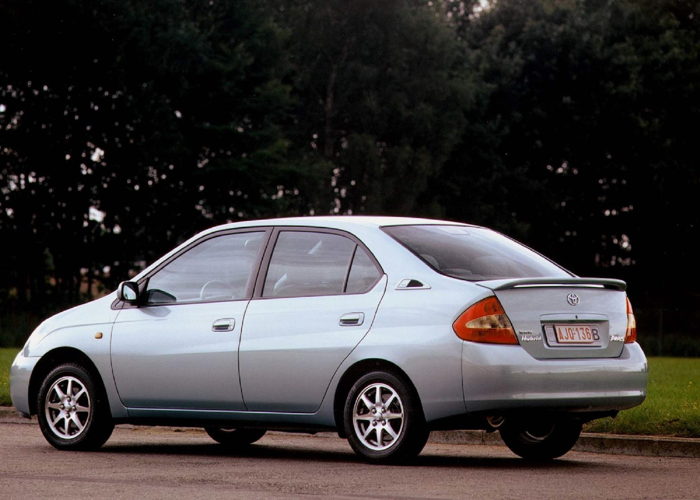 Toyota Prius, 1ière génération 2000