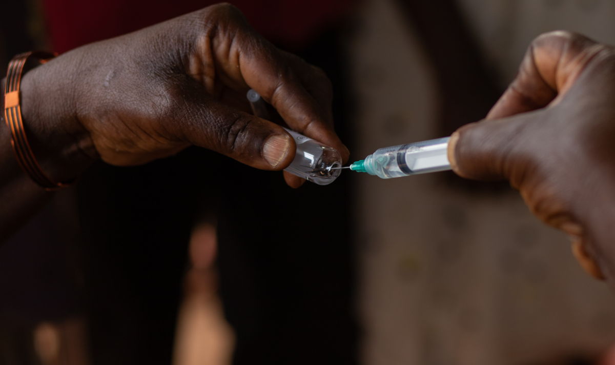 An MSF nurse fills the vaccine injection to administer at Yambio county in Western Equatoria state. MSF teams supported a mass vaccination campaign in February 2024 following an outbreak of yellow fever. Photographer: Isaac Buay | Yambio, Western Equatoria State | 18/02/2024