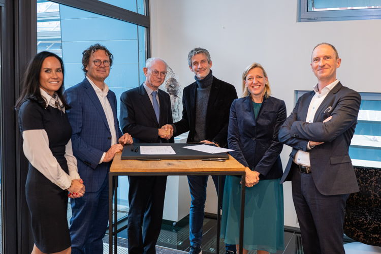 Signing of partnership with Proximus