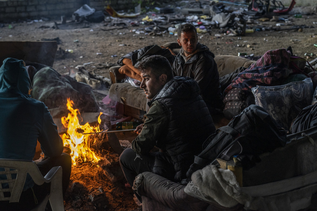 Geslagen, koud en ziek: de onmenselijke realiteit voor honderden migranten en asielzoekers die in Bosnië zijn gestrand