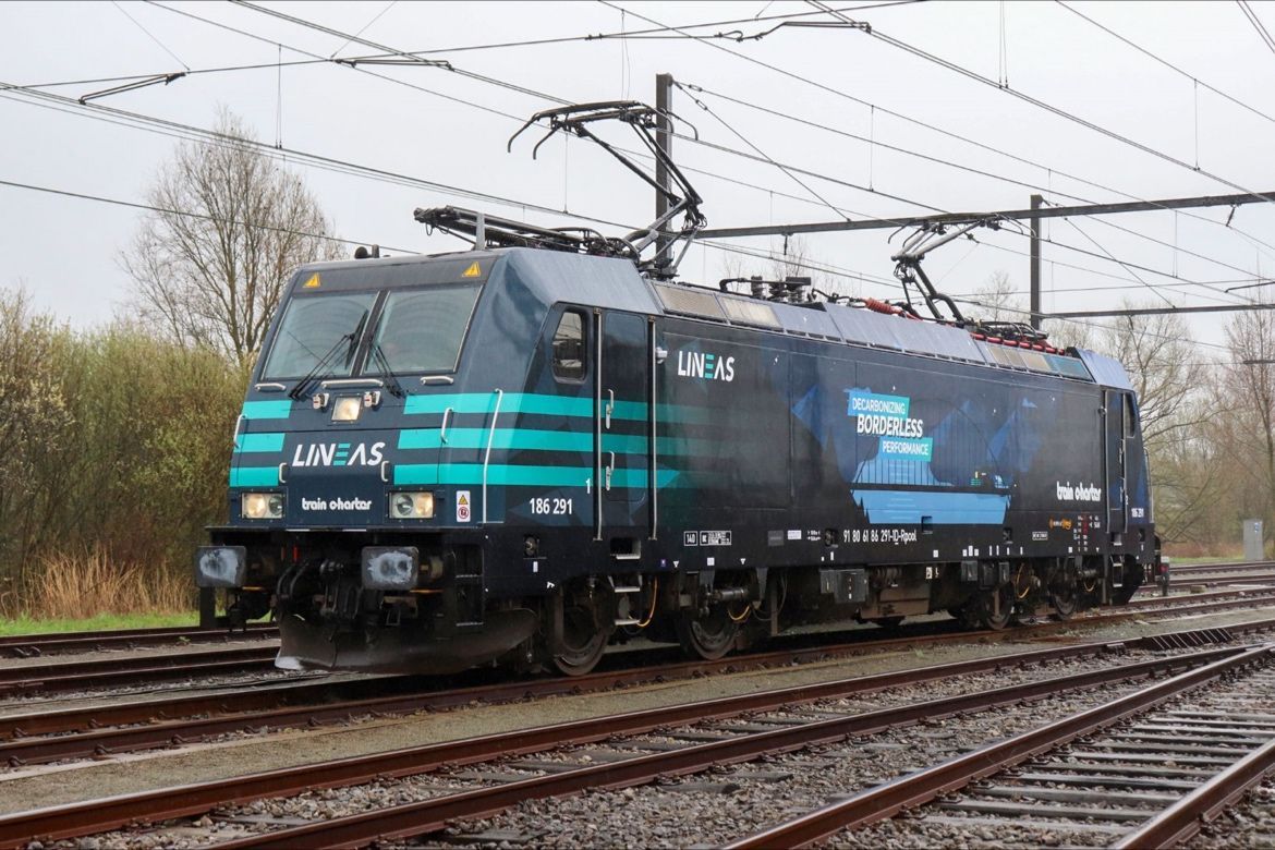 Lineas staat in voor de tractie van de nieuwe nachttrein naar Praag, geproduceerd door Train Charter Services in opdracht van European Sleeper