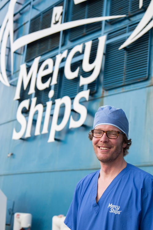 Jens Rabbels bei einem Einsatz an Bord der Africa Mercy. © Mercy Ships