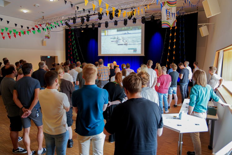 Suspense during the race in the Sennheiser Theatre
