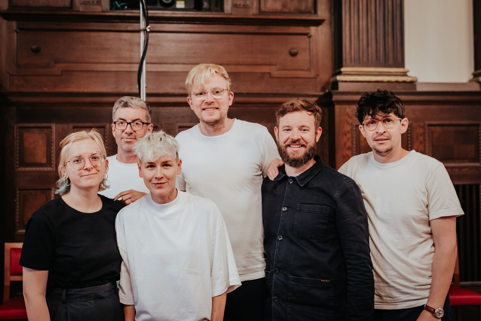 The recording team (from l. to r.): Hannah Schmeise, (3D audio assistance and editing), Florian B. Schmidt (tonmeister), Ann-Christine Bromm (3D audio assistance), Johannes Kares (3D audio assistance), Henrik Oppermann (Artistic Partner and 3D sound engineer), Jonas Ritter (3D audio assistance) Image: bildgeber.de, courtesy of the Mahler Chamber Orchestra The recording team (from l. to r.): Hannah Schmeise, (3D audio assistance and editing), Florian B. Schmidt (tonmeister), Ann-Christine Bromm (3D audio assistance), Johannes Kares (3D audio assistance), Henrik Oppermann (Artistic Partner and 3D sound engineer), Jonas Ritter (3D audio assistance) Image: bildgeber.de, courtesy of the Mahler Chamber Orchestra