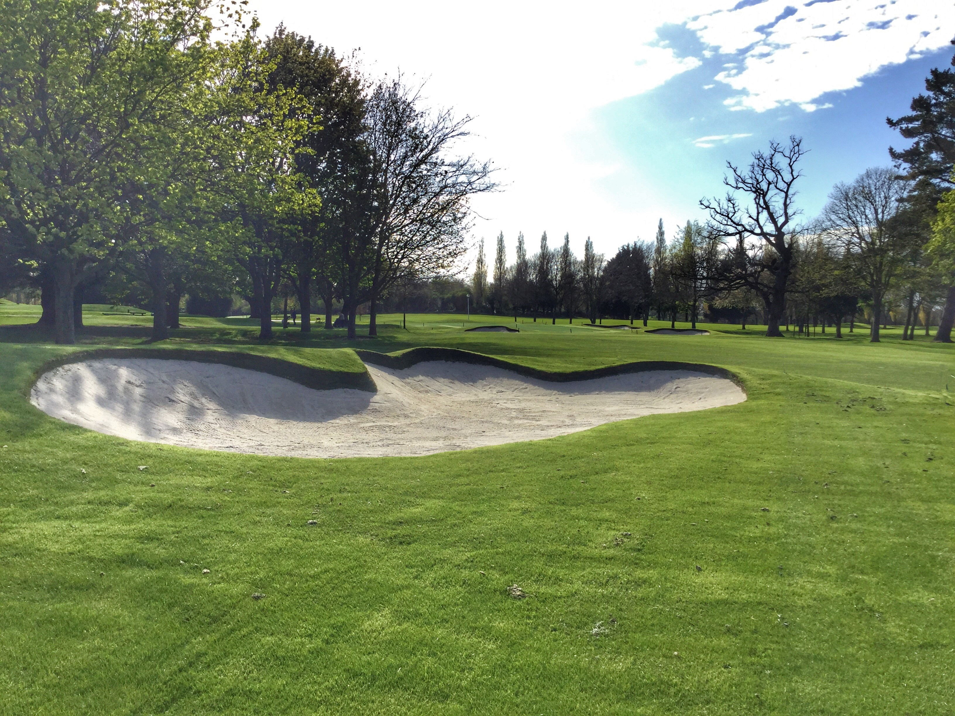 Durabunker Shallow Edge distributed by Jebsen & Jessen Technology - Turf & Irrigation Division under the new exclusive partnership