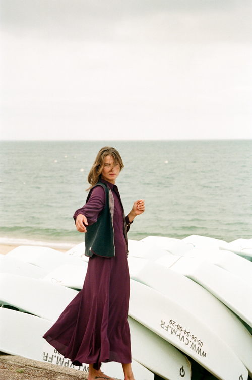 Mardi Editions_Veste June - Laine Cachemire Pied de poule rose gris (245€) et Robe Amélie - Soie Betterave (315€)