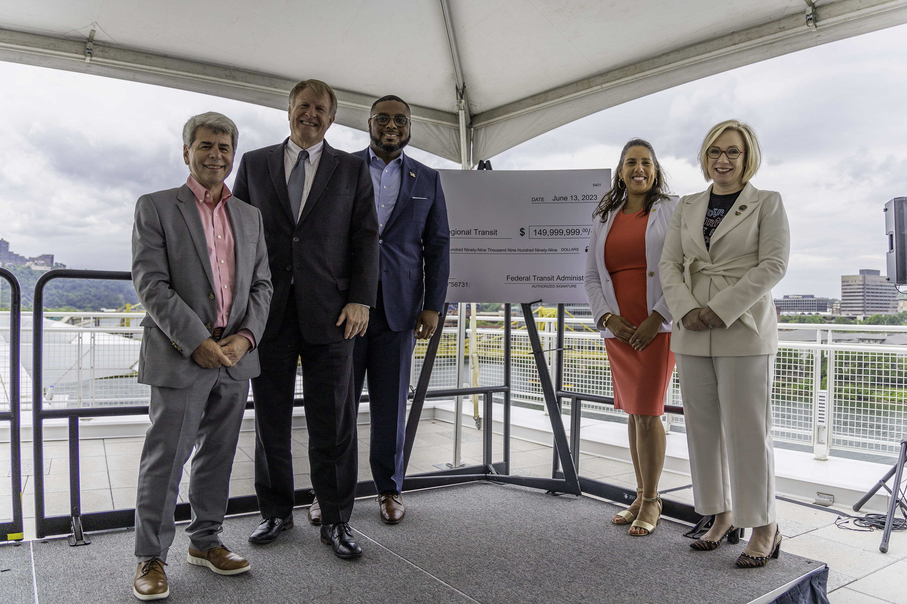 From left to right: PRT Board Chair Jeffrey Letwin; Allegheny County Executive Rich Fitzgerald; Pennsylvania Lieutenant Governor Austin Davis; FTA Deputy Administrator Veronica Vanterpool; and PRT CEO Katharine Kelleman