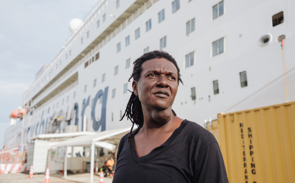 Emmanuel, erster chirurgischer Patient aus Sierra Leone an Bord der Global Mercy