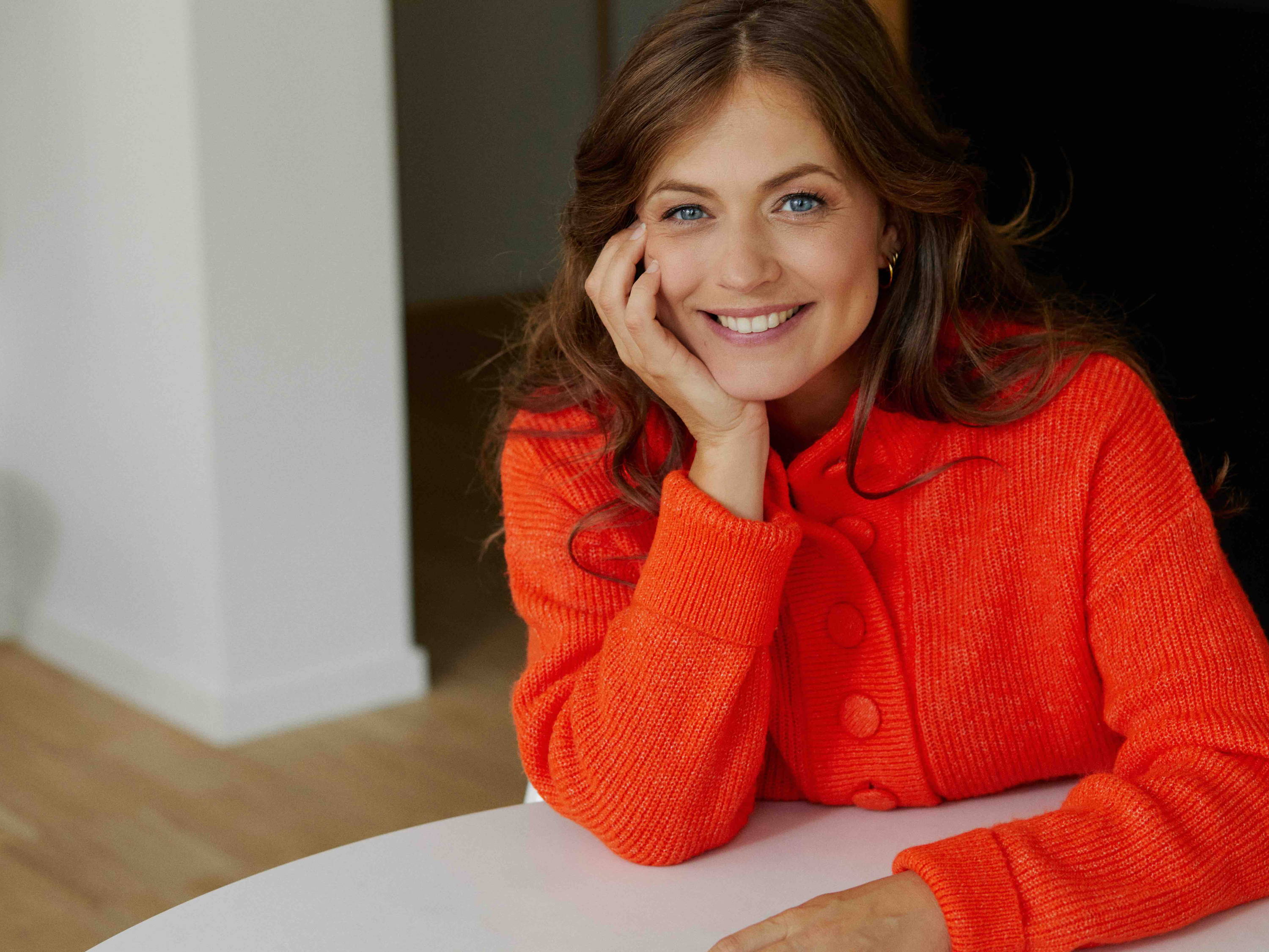 Effortless chic: mix & match deze herfst met Frances Lefebure's collectie 