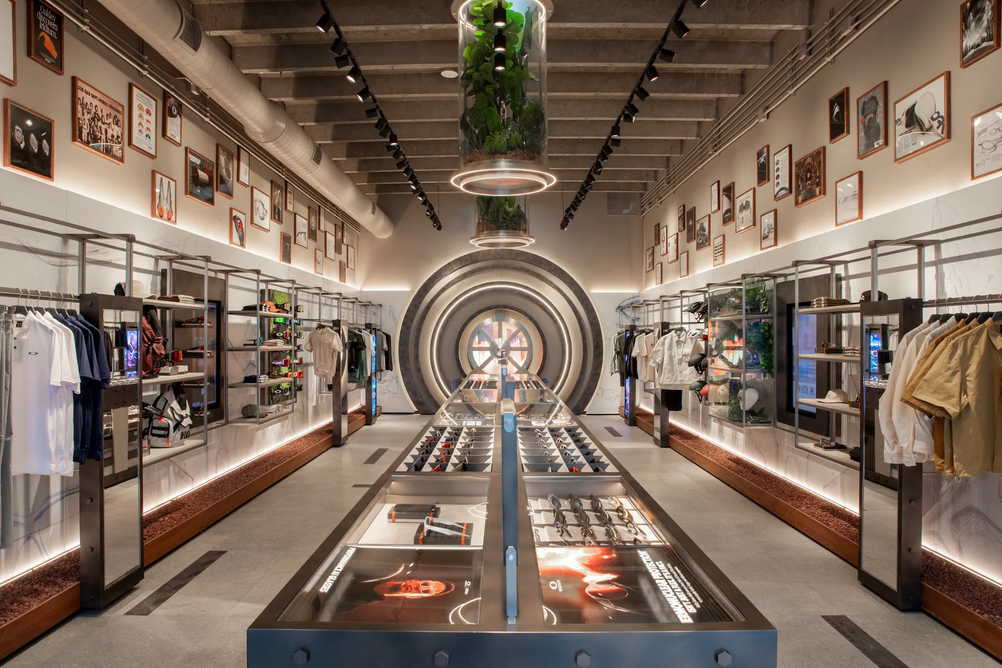 OAKLEY UNVEILS NEXT-GEN RETAIL HUB IN DENVER’S RIVER NORTH ARTS DISTRICT