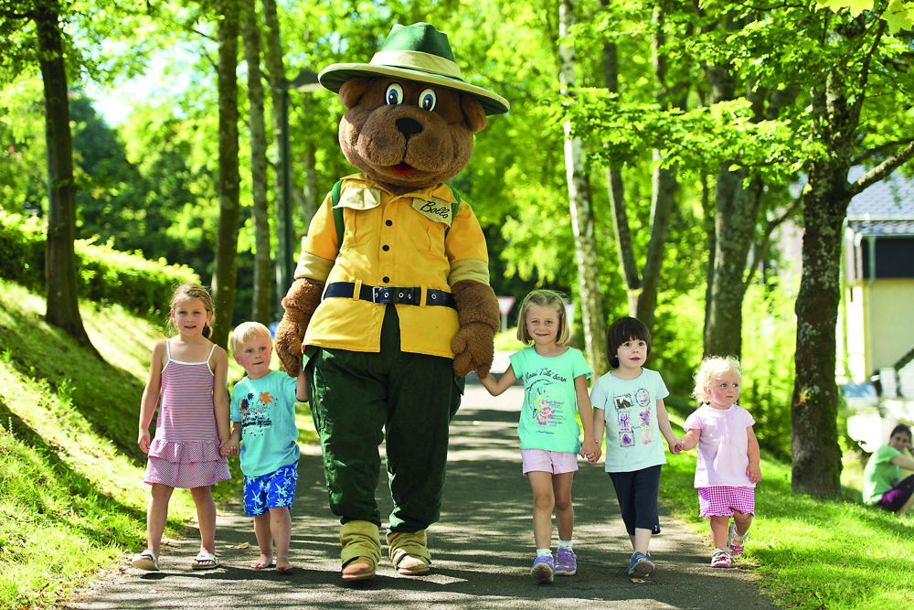Bollo der B&auml;r mit Kindern