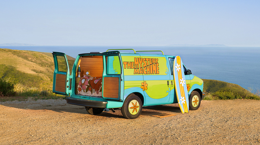 Regresa al 2002 y acompaña a Matthew Lillard en la Máquina del Misterio de Scooby Doo, ahora disponible reservando a través de Airbnb