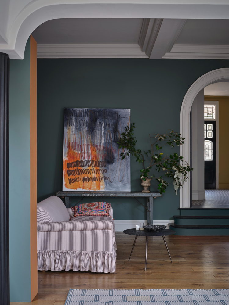 Walls: Douter No.318 and Marmelo No.316 | Stairs: Douter No.318 