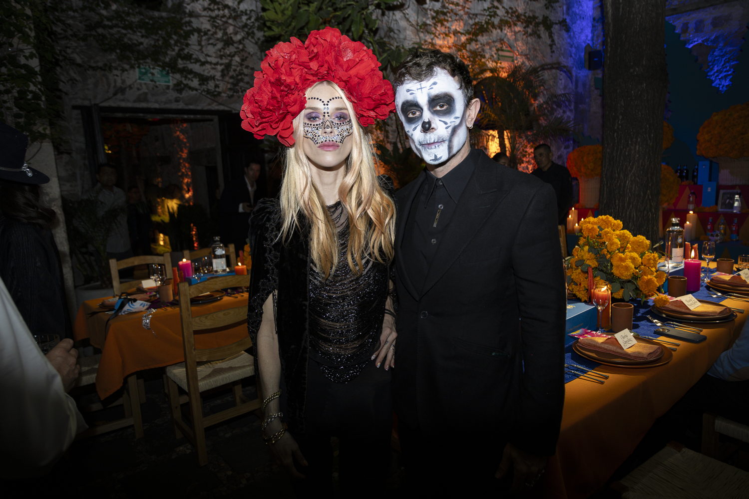 Mary Charteris y Robbie Furze