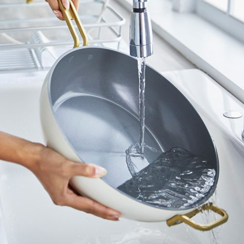 GreenPan™ Stanley Tucci™ Ceramic Nonstick 33cm Stanley Pan with Lid, Carrara White €235,00 GreenPan™ Stanley Tucci™ Ceramic Nonstick 33cm Stanley Pan with Lid, Carrara White €235,00