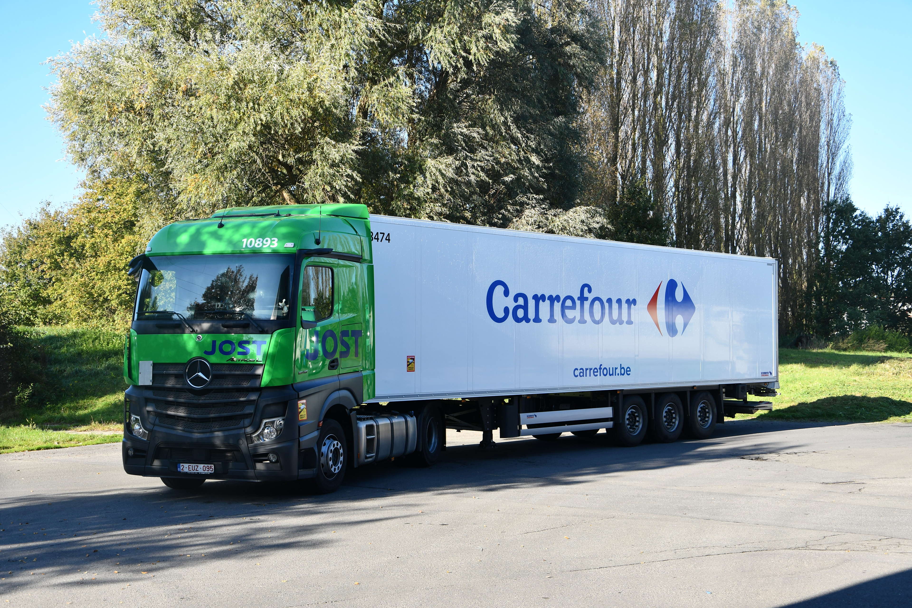 Carrefour et JOST-Supertransport renouvellent leur partenariat et rendent hommage aux chauffeurs routiers