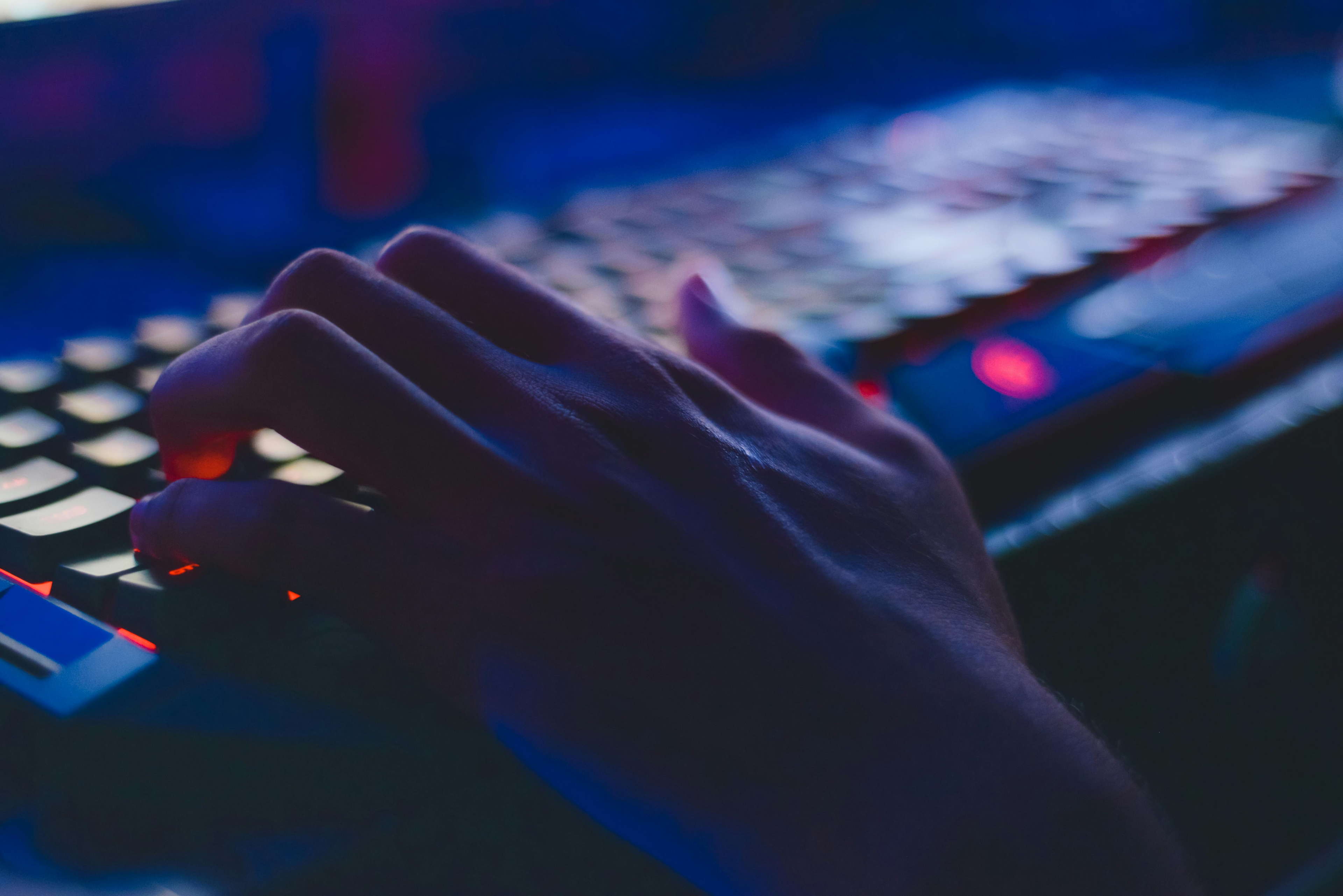 Cloudflare bloqueó hasta 71 ataques DDoS hipervolumétricos por día en el Q2 de 2025