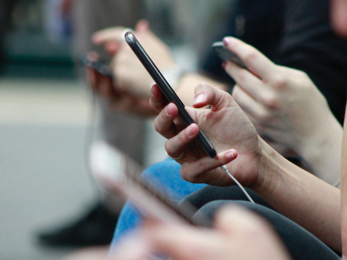 🤔¿ATÍPICOS O CONVENCIONALES?🤔 5 PODEROSAS RAZONES PARA DAR EL SALTO A UN OPERADOR MÓVIL VIRTUAL