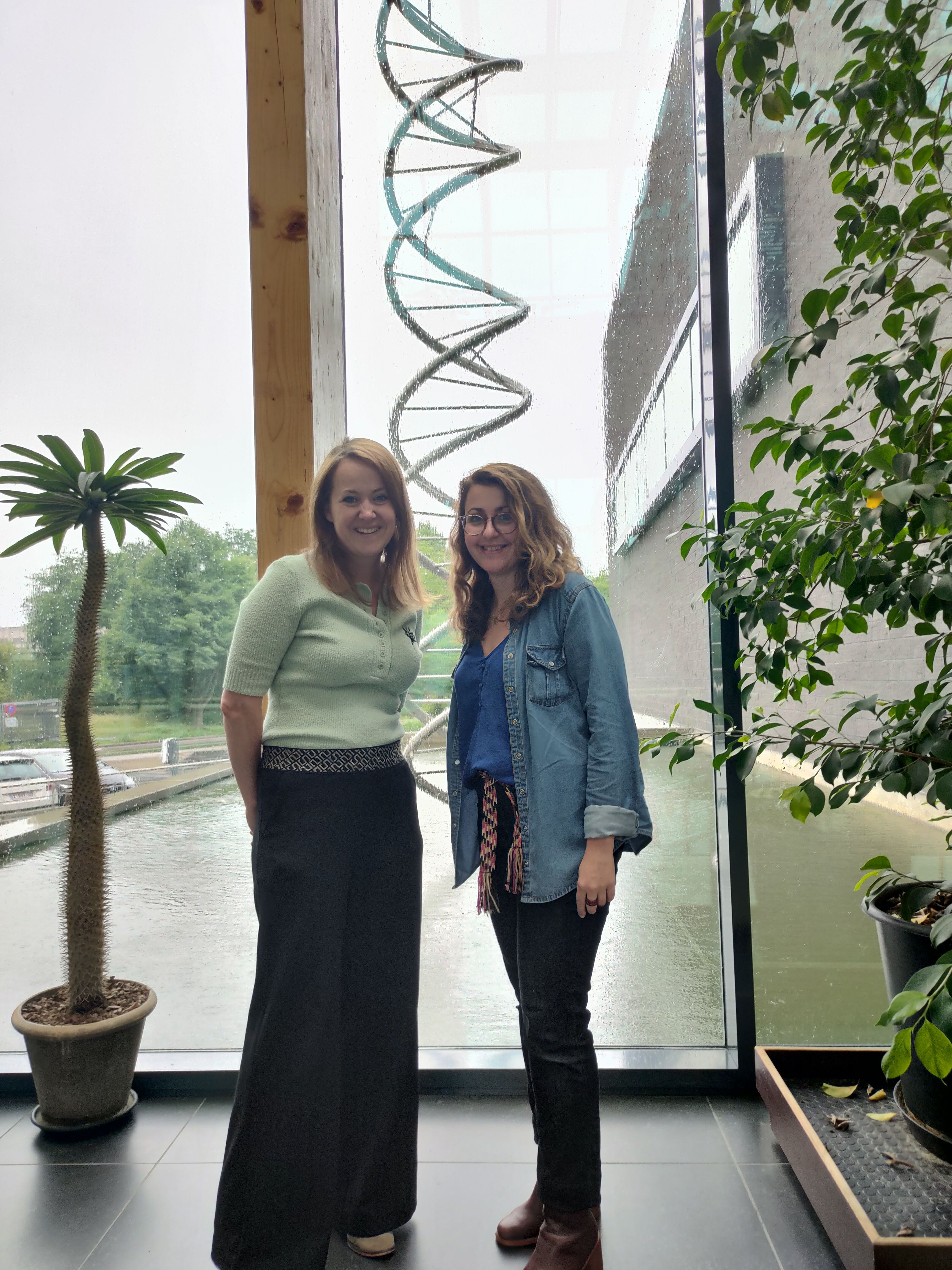 Esther Hoste and Sophia Maschalidi (VIB-UGent Center for Inflammation Research)