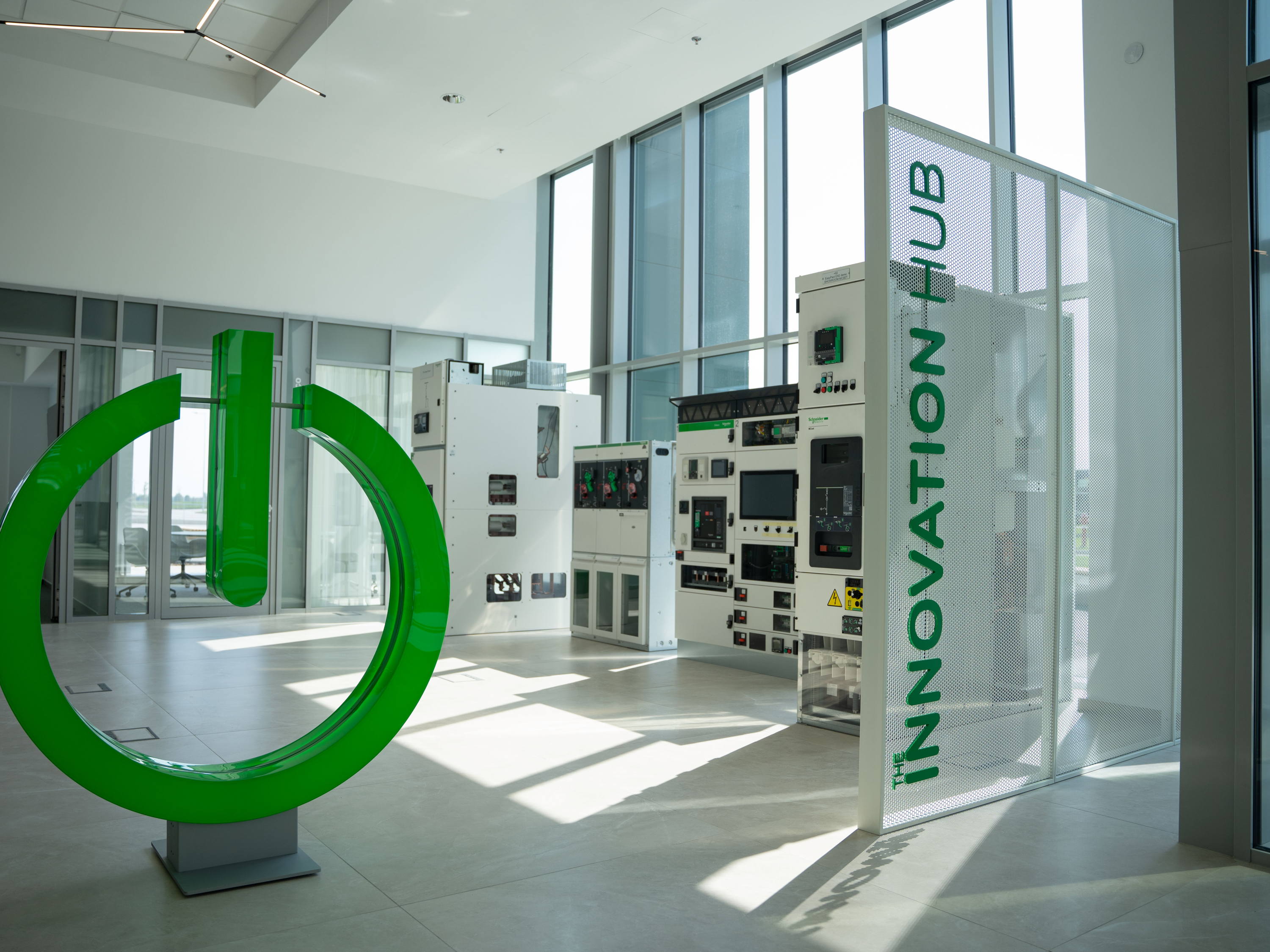 Schneider Electric investeert opnieuw in Dunavecse met € 44 miljoen 