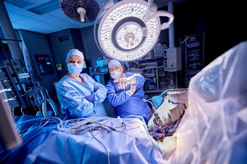 Recherches sur un bras opératoire robotisé pour la pose d'un implant cochléaire