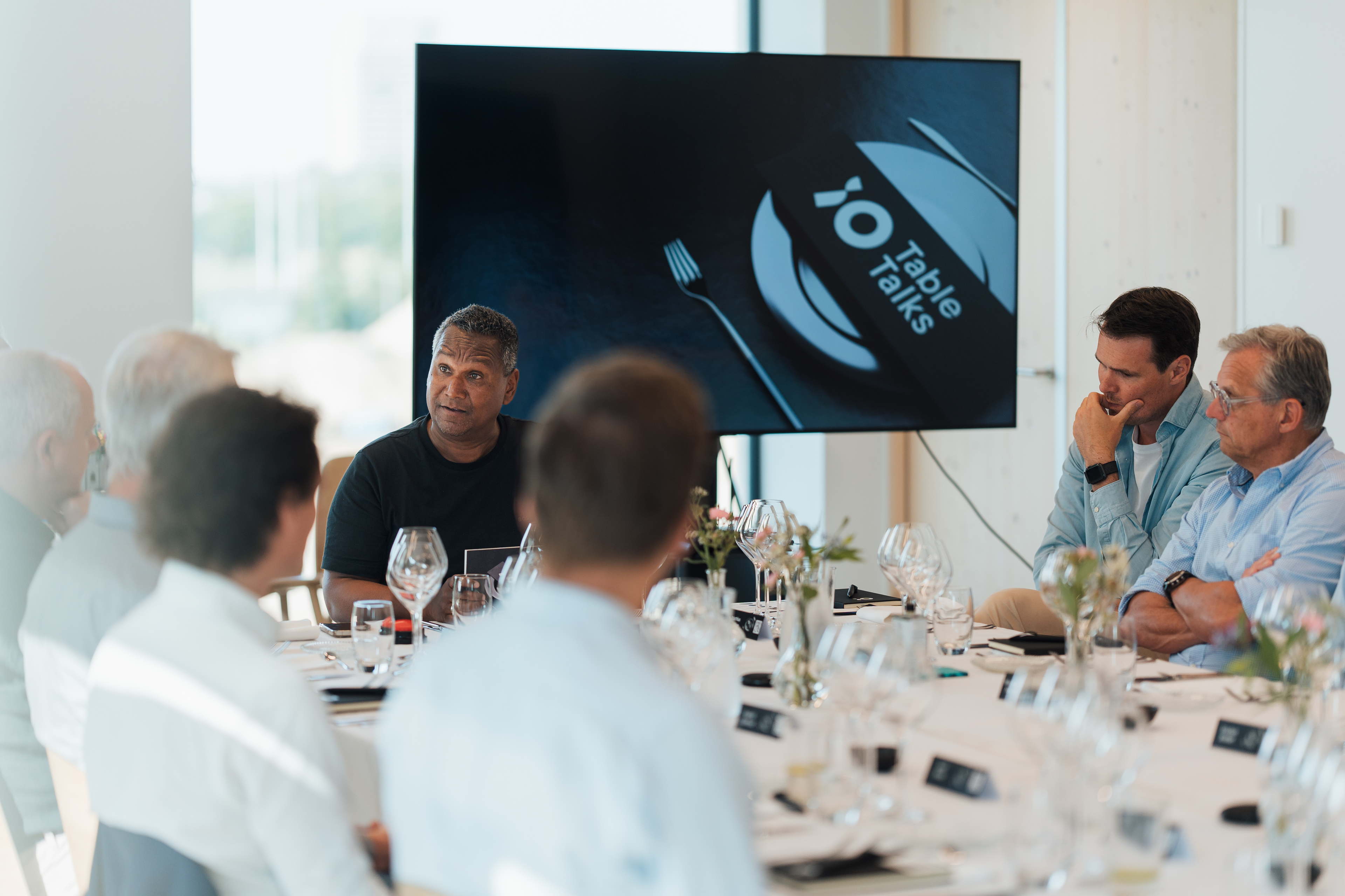 iO lance la troisième saison de ses Table Talks : des tables rondes exclusives   