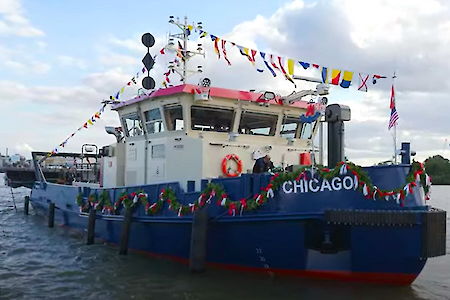 The dredger, Chicago, is a twin-engine vessel with two propellers and two prop shafts.