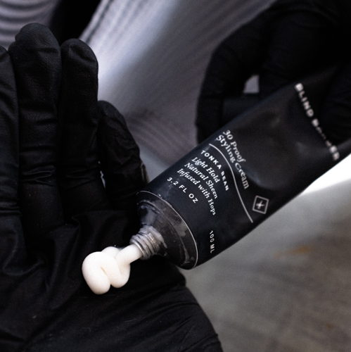 SKINS_BLINDBARBER_30 proof styling cream_MOODVISUAL