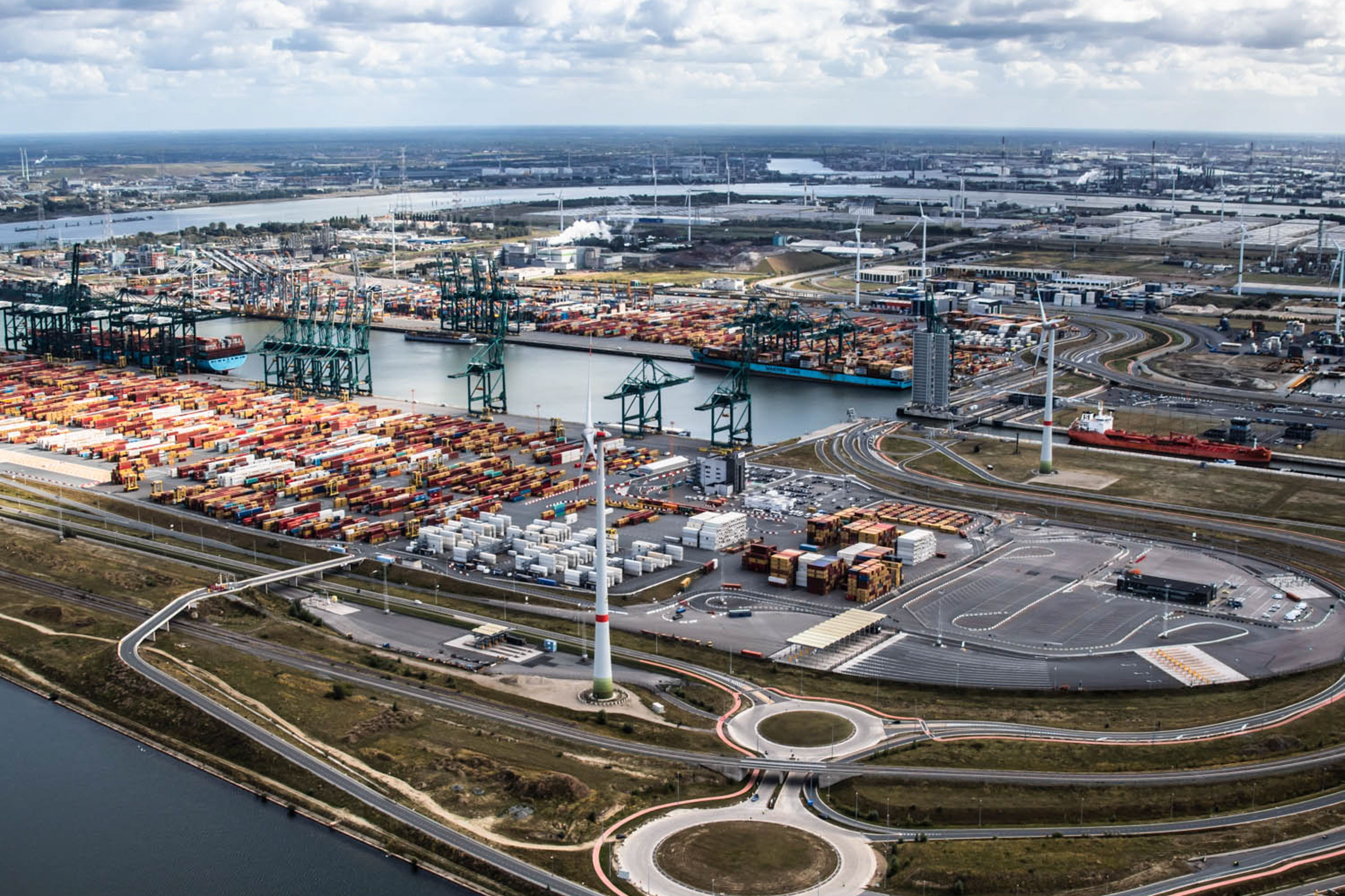 Wind aan de Stroom, Waaslandhaven