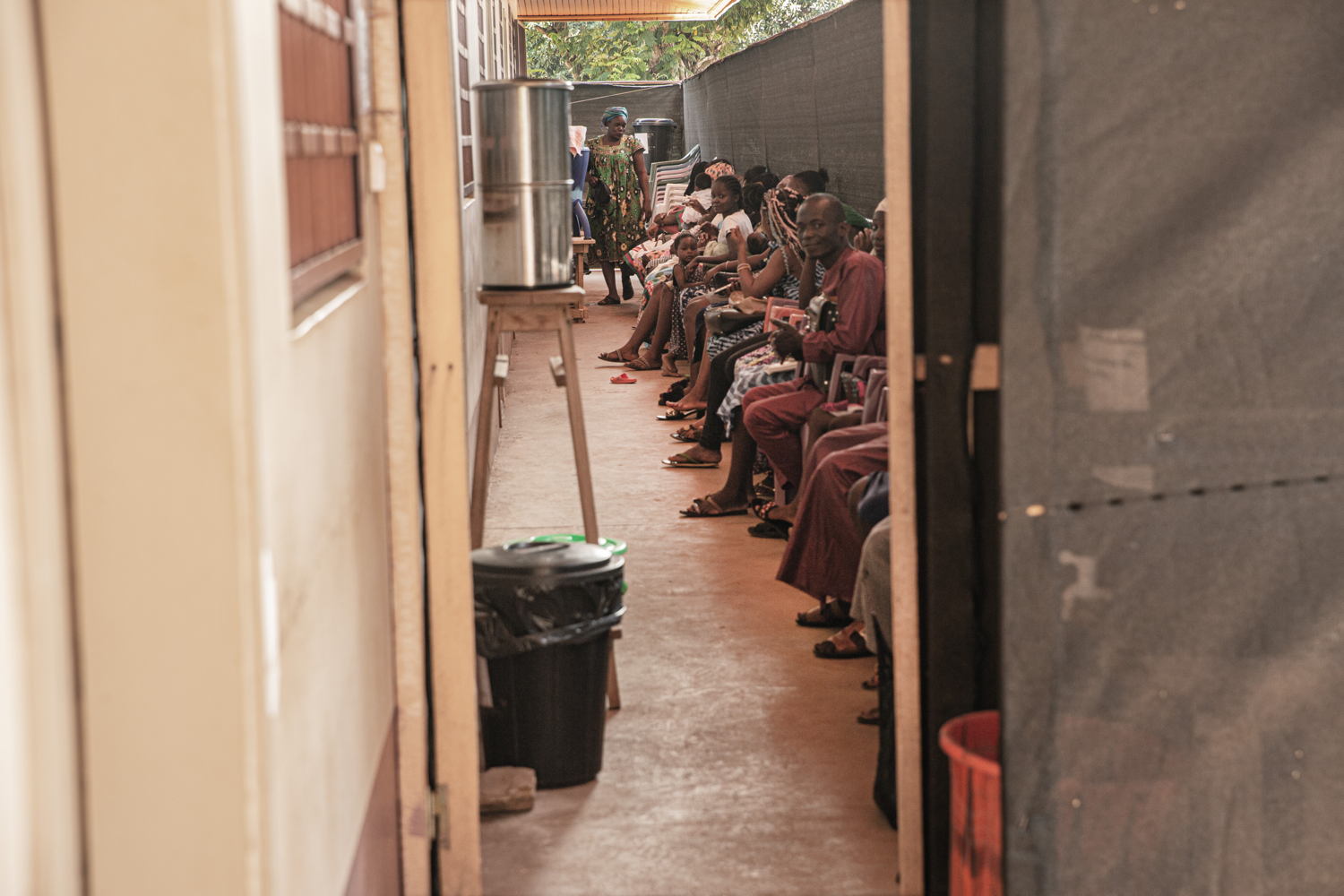 Title: Sexual violence. Bangui, CAR Copyright: Juan Carlos Tomasi/MSF Countries: Central African Republic Date taken / Date Recorded: 07 May, 2023 Caption / Description: Waiting area of the Tongolo project at the Communautaire Hospital in Bangui.