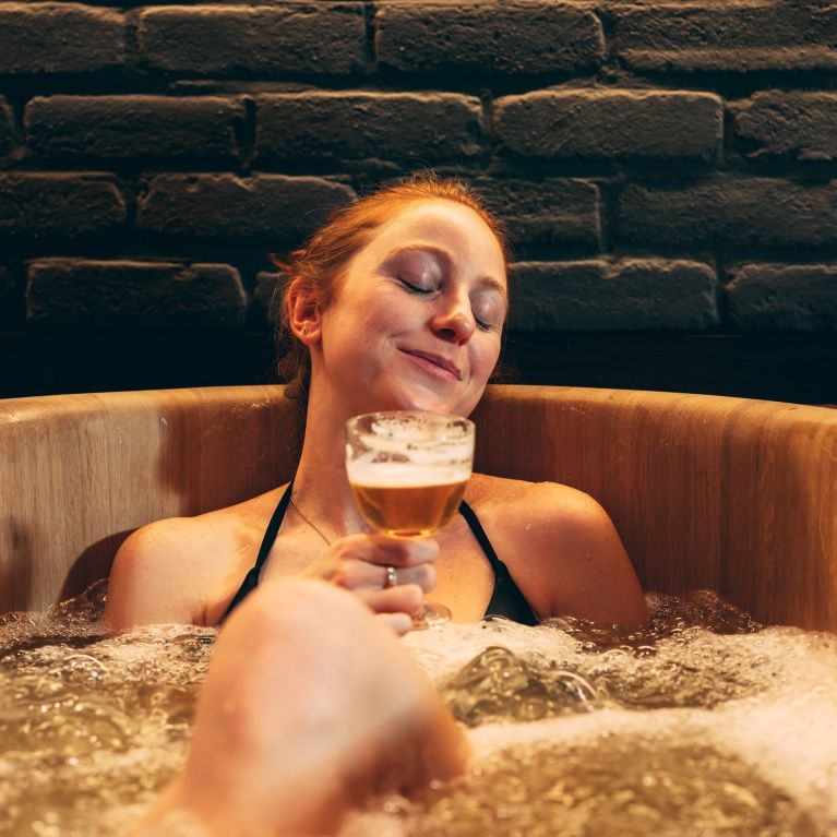 Hilton Brussels Grand Place - Bath & Barley - Beer Spa Experience (2)