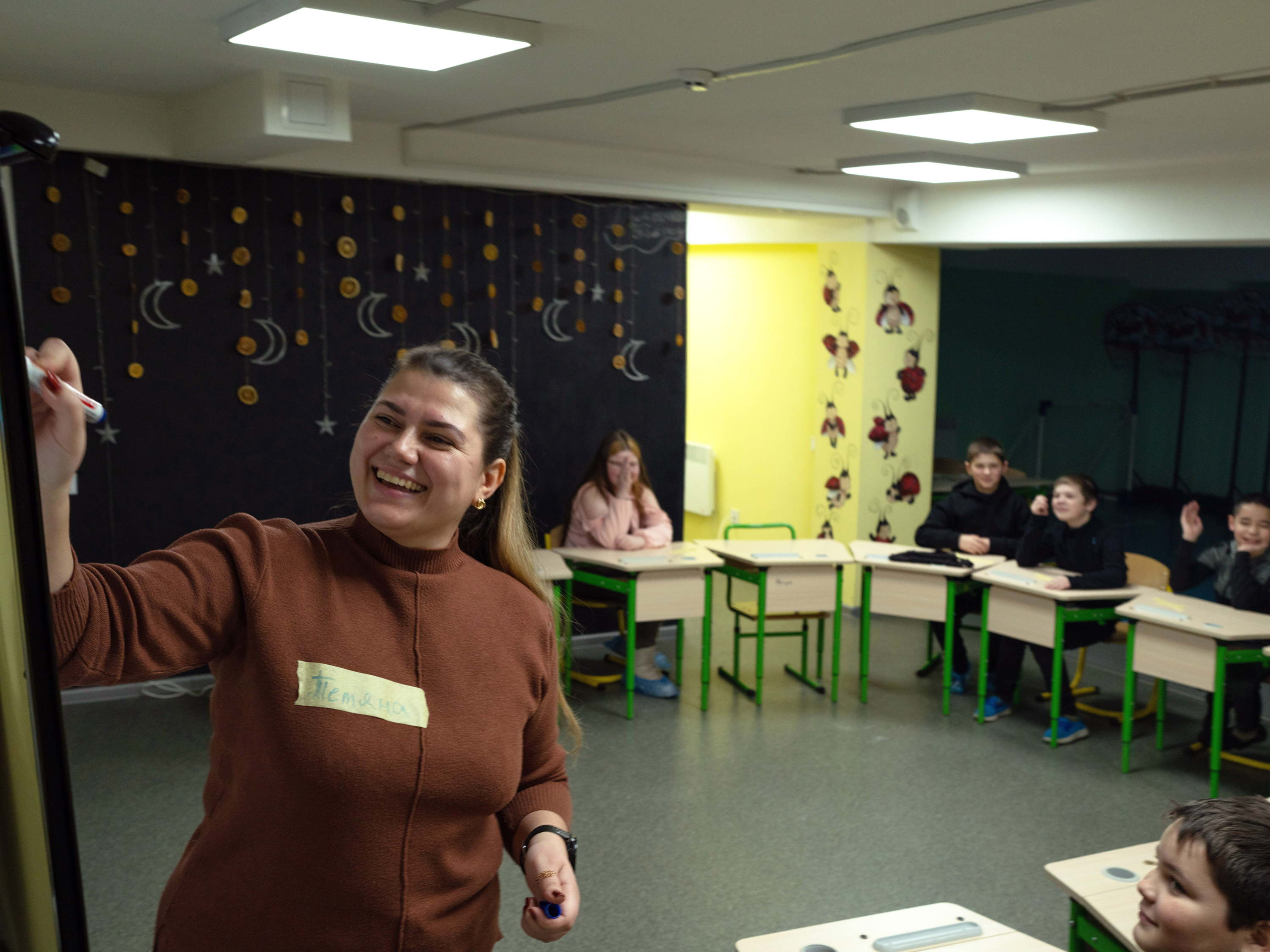 Drie jaar oorlog in Oekraïne:
verwoestend voor toekomstperspectieven van miljoenen kinderen 