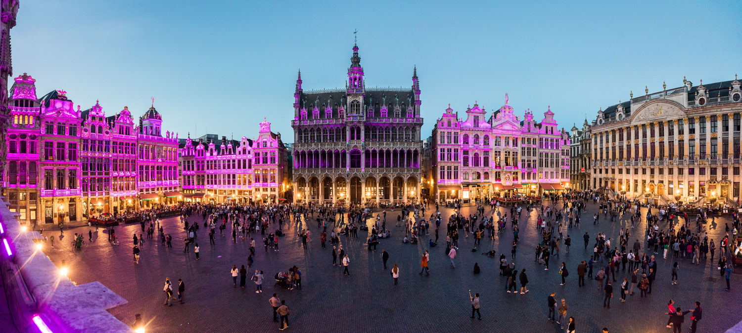 PinkIllumination_BrusselsGrandPlace_ELC