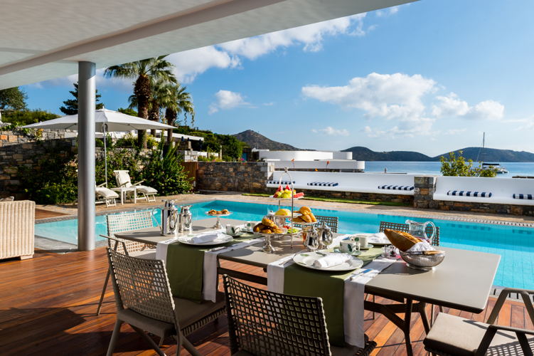 The Grand Villa Waterfront with Private Heated Pool