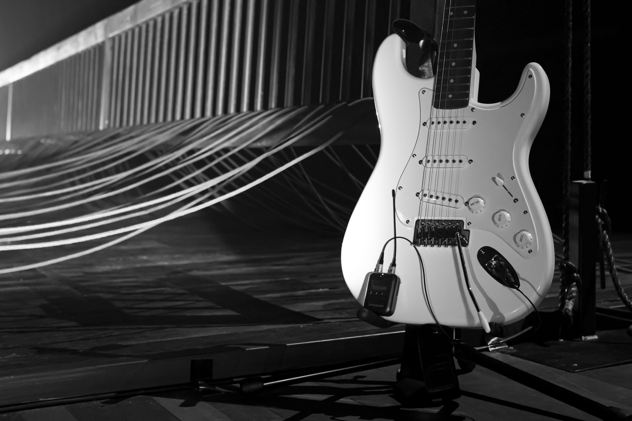 The ultra-compact SK 6212 on a guitar Picture courtesy of Het Nationale Theater The ultra-compact SK 6212 on a guitar Picture courtesy of Het Nationale Theater