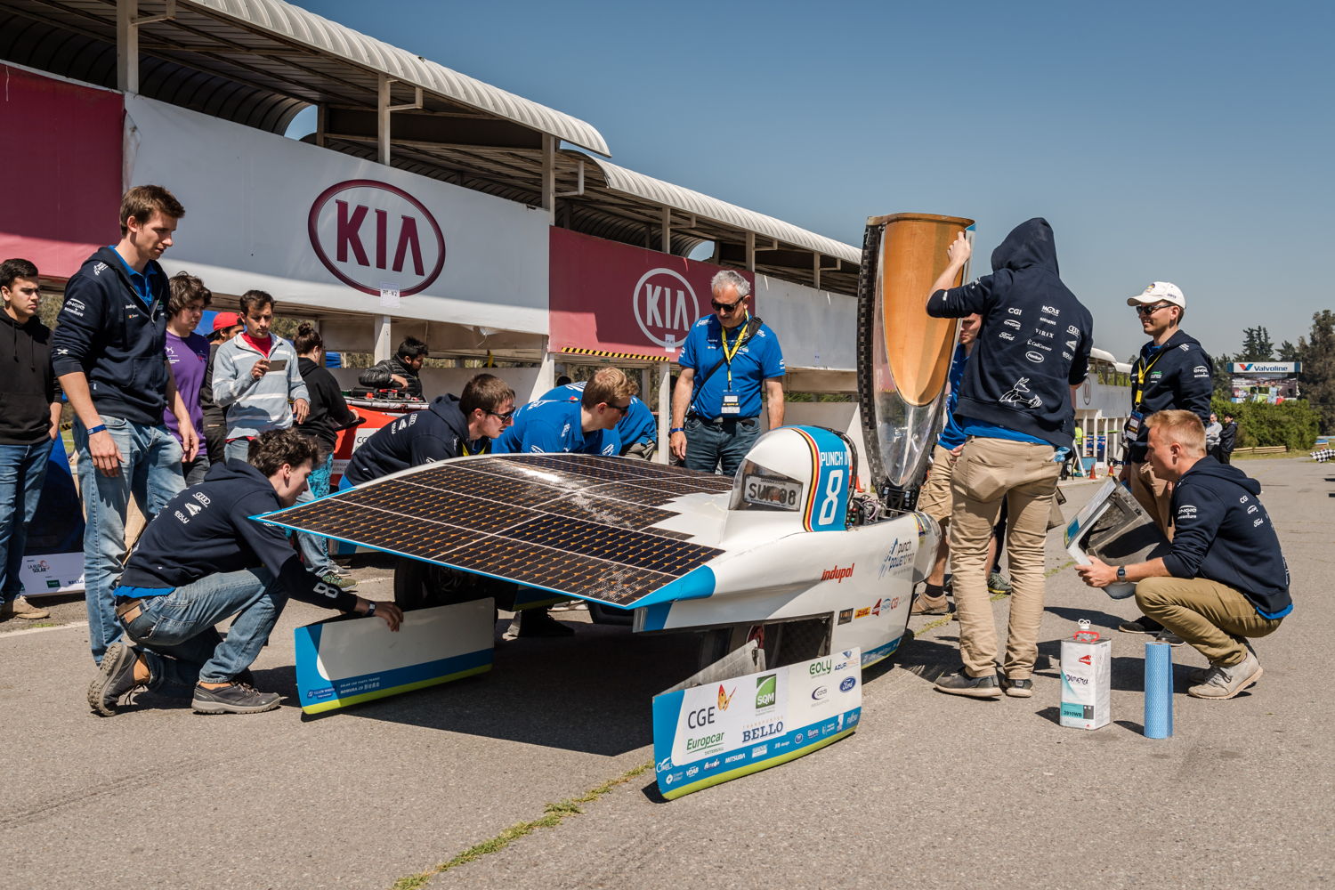 Voor het incident 
(Credits to Punch Powertrain Solar Team/Geert Vanden Wijngaert)