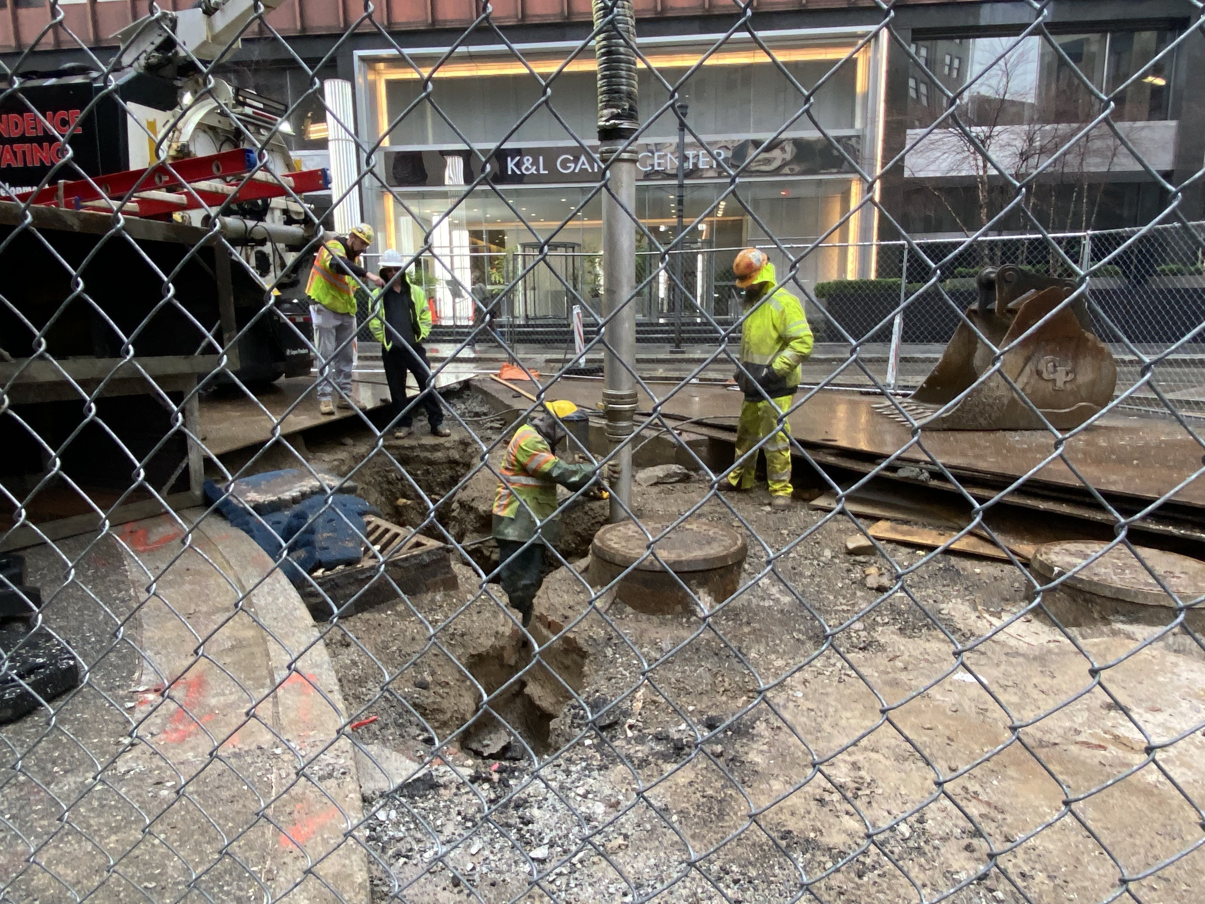Hydro-excavating at Sixth Avenue and Wood Street