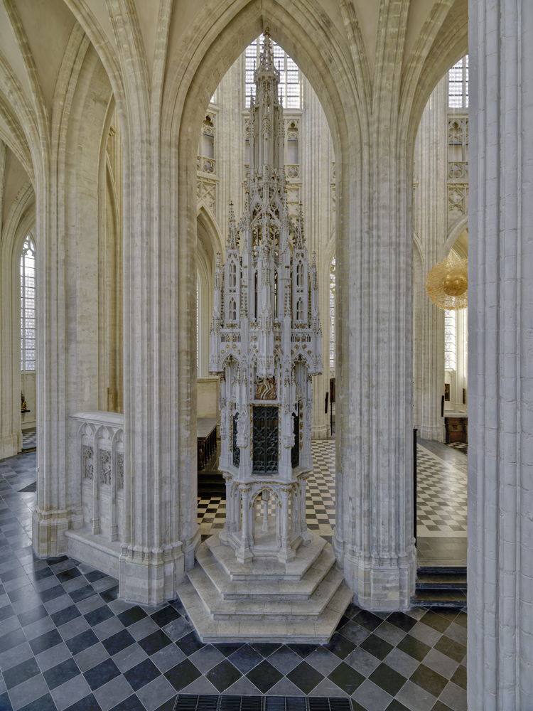 Sacramentstoren van de Sint-Pieterskerk (c) www.lukasweb.be - Art in Flanders vzw, foto: Dominique Provost