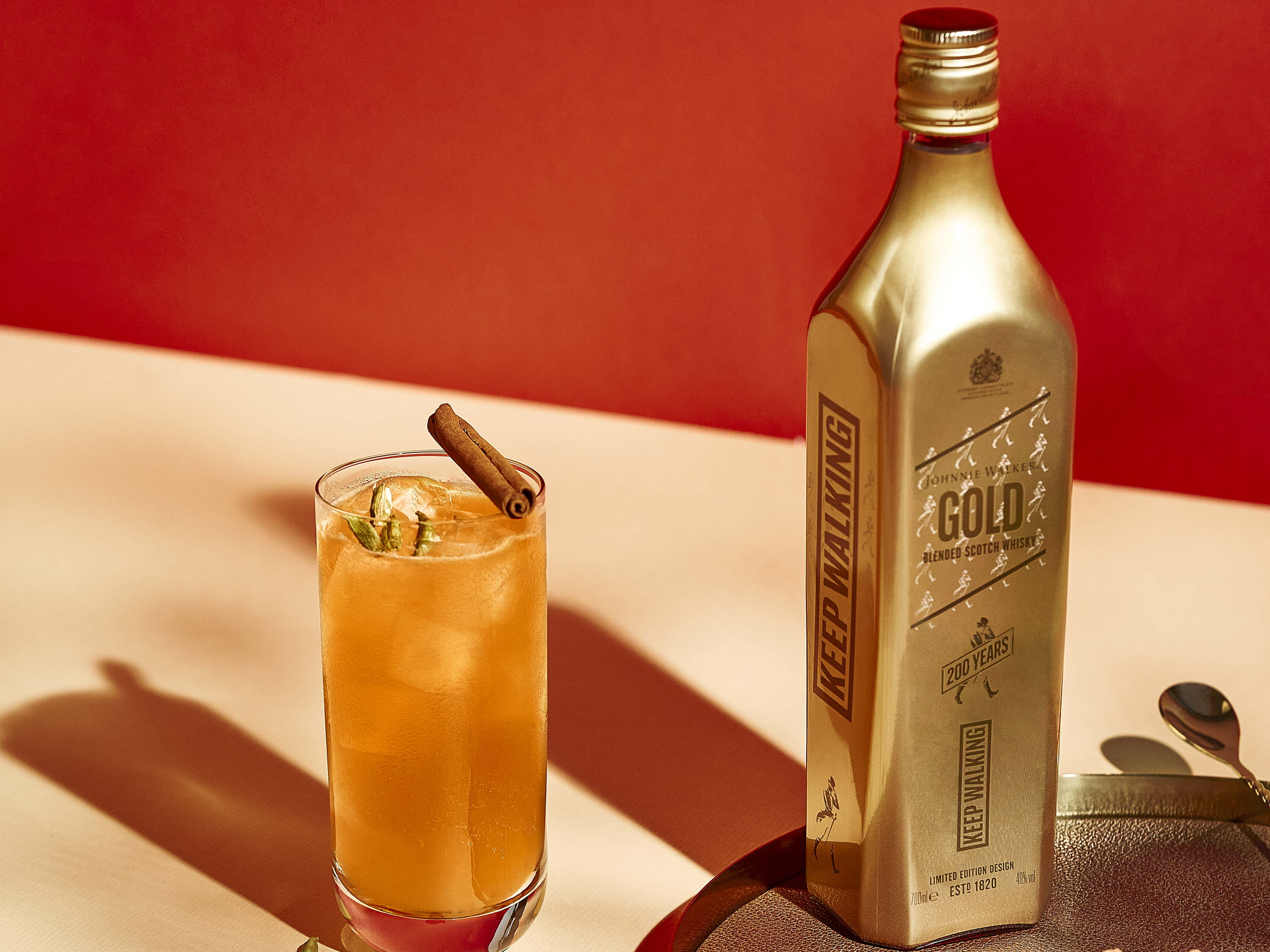 Say Hi with Highballs de Johnnie Walker