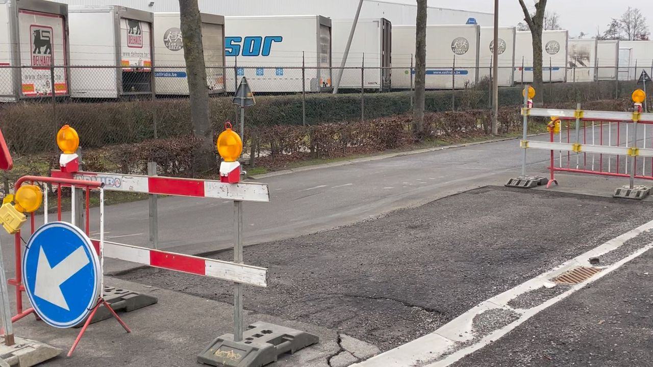 Het zinkgat in de Weversstraat staat symbool voor het verloederde bedrijventerrein Londerzeel-Noord. (foto: OG Londerzeel)