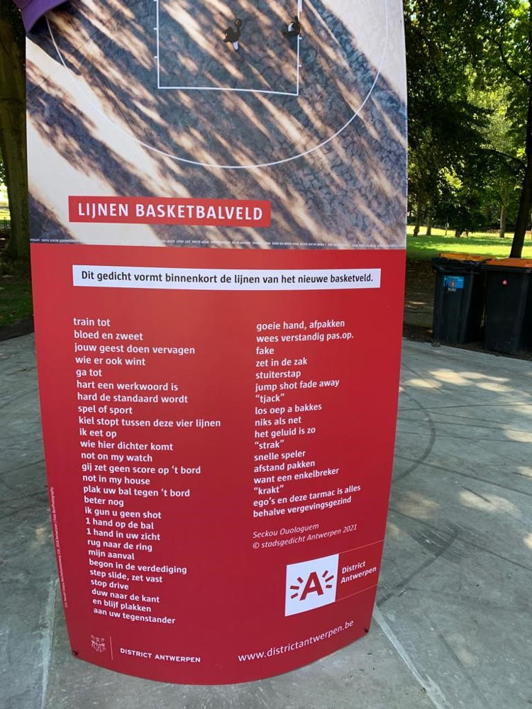 Opening basketbalplein Kielpark | presentatiebord met gedicht Seckou