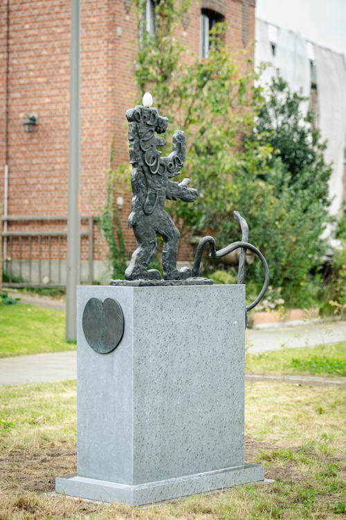 Kati Heck, Ombuds Bärli (2024) © Kati Heck – Collectie Kunst in de Stad - Foto: Tom Cornille