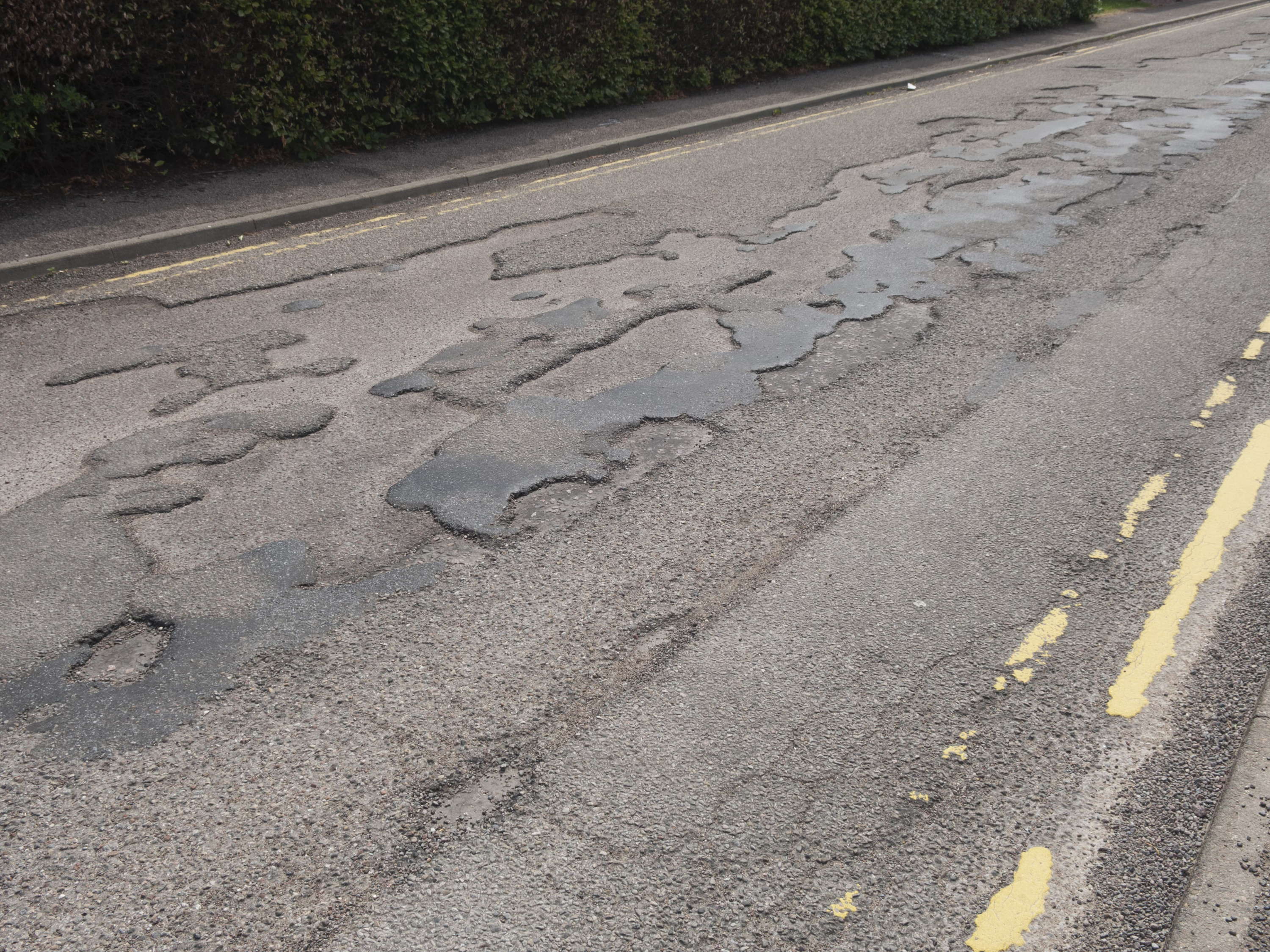 Record £1.6 billion investment to fill potholes and repair roads - RAC reaction