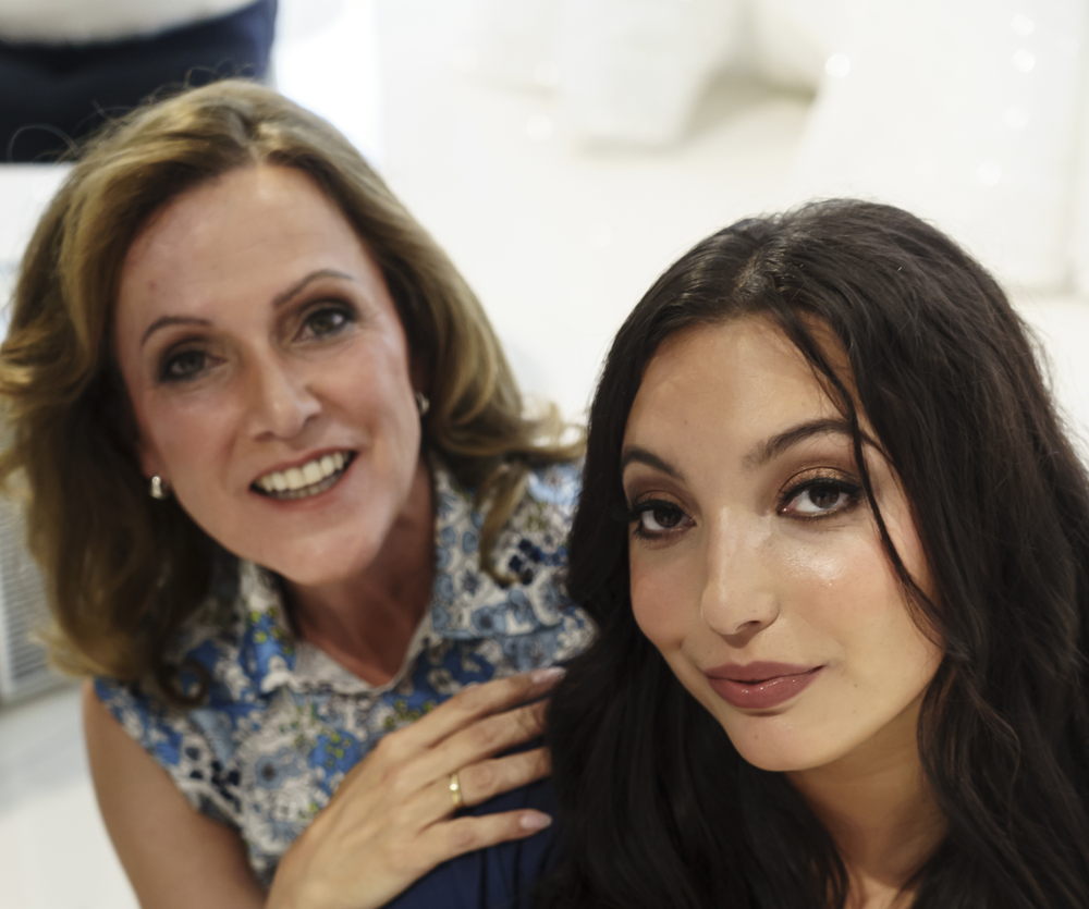 Noor (Kadèr Gurbüz) en Meryem (Jasmin Galas)