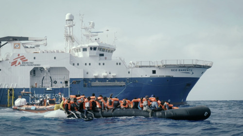 Follow-up: reddingsschip Artsen Zonder Grenzen aan ketting gelegd in Italië na bedreigingen door Libische kustwacht