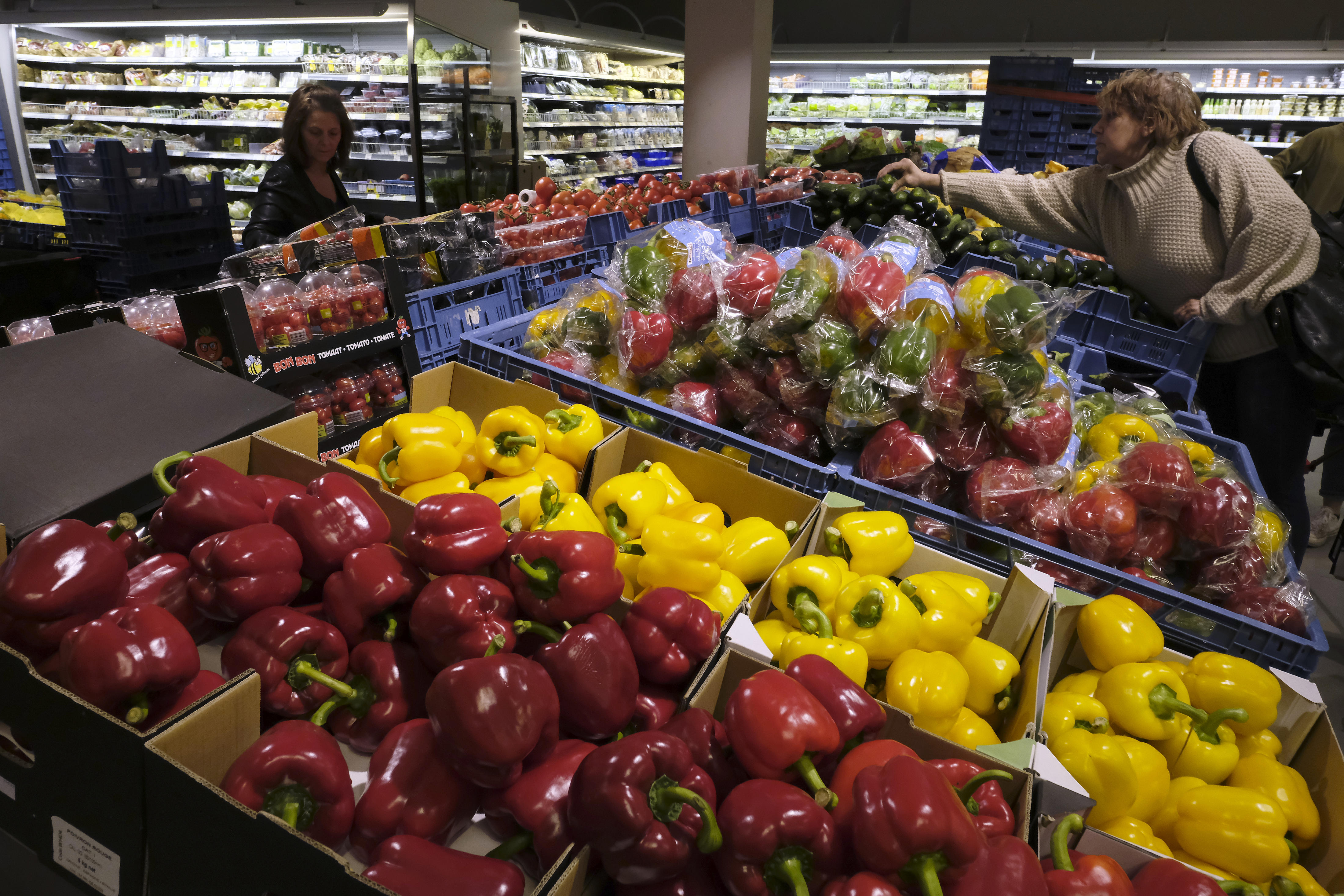 Supermarkets begin rationing fruit and vegetables