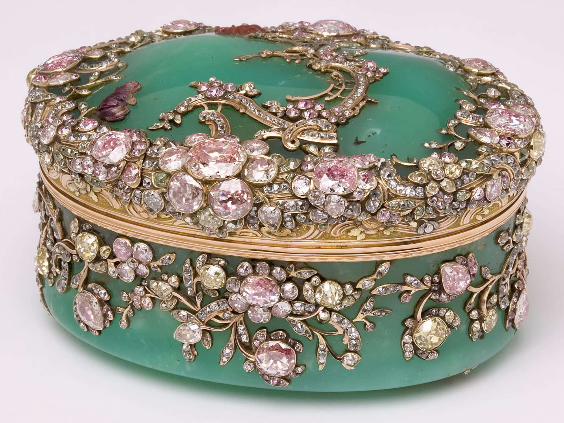 Le Musée DIVA à Anvers présente une centaine de pièces maîtresses du Victoria and Albert Museum en 2021