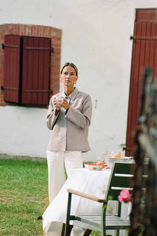 Mardi Editions - Olive blouse Linen Vichy (145€) and sabelle Trousers - Linen viscose White (165€)