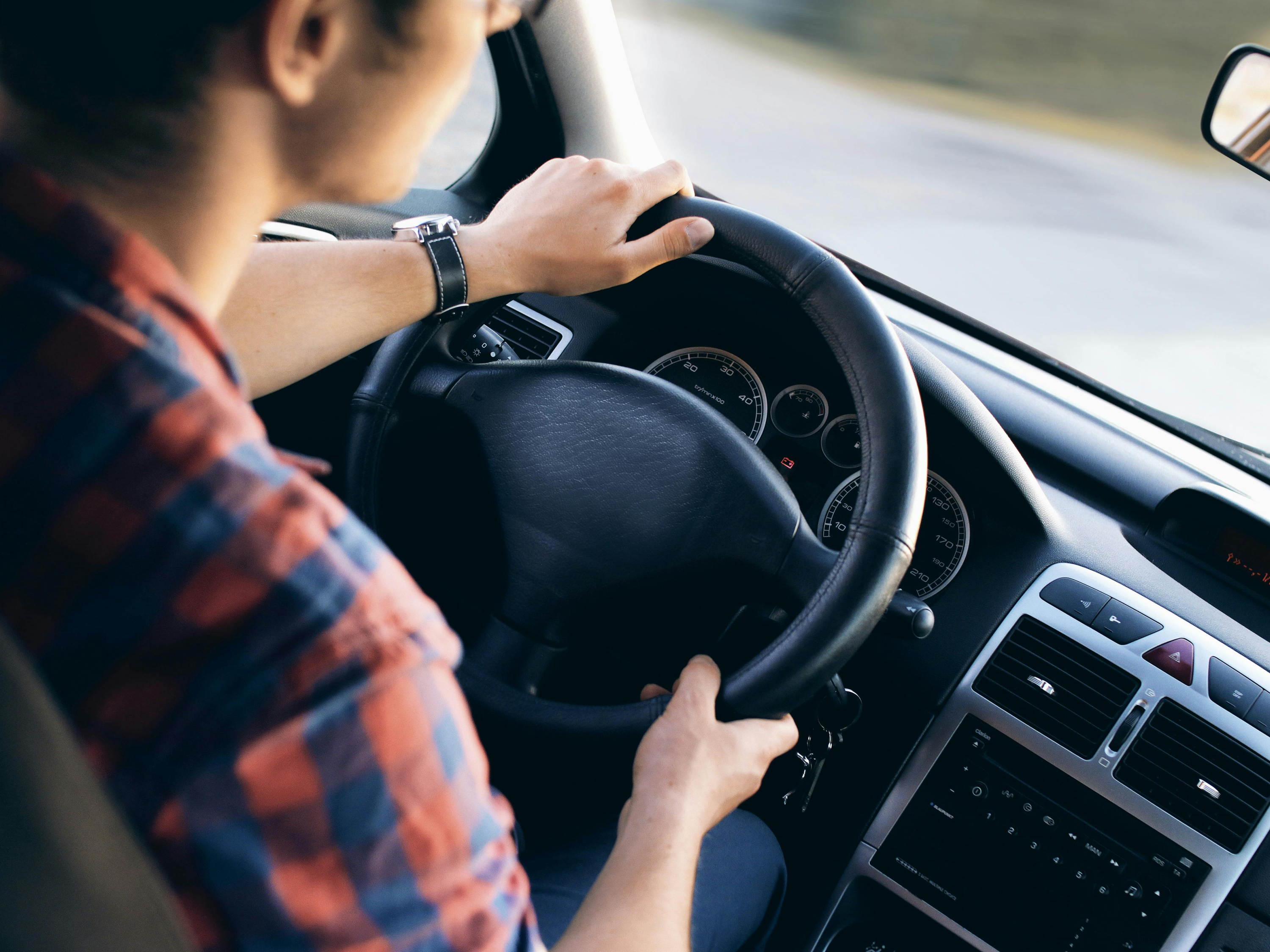 Seguro, Refrendo, y otros conceptos esenciales que debes conocer sobre tu auto 