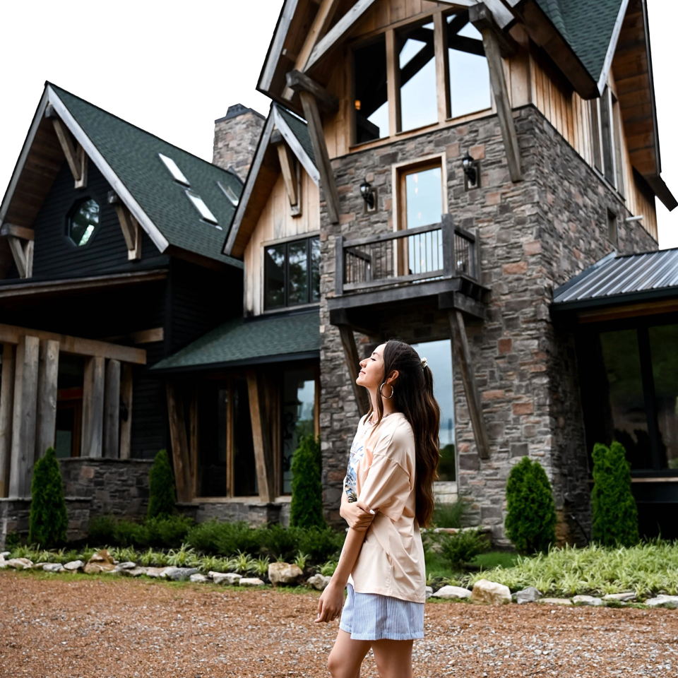 Maddi Jane Runs to the “Father’s House” with New Single